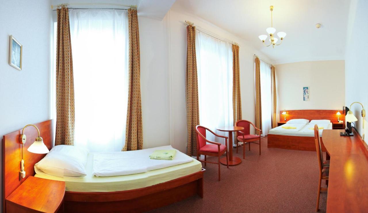 Wellness Hotel Central Klatovy Zewnętrze zdjęcie